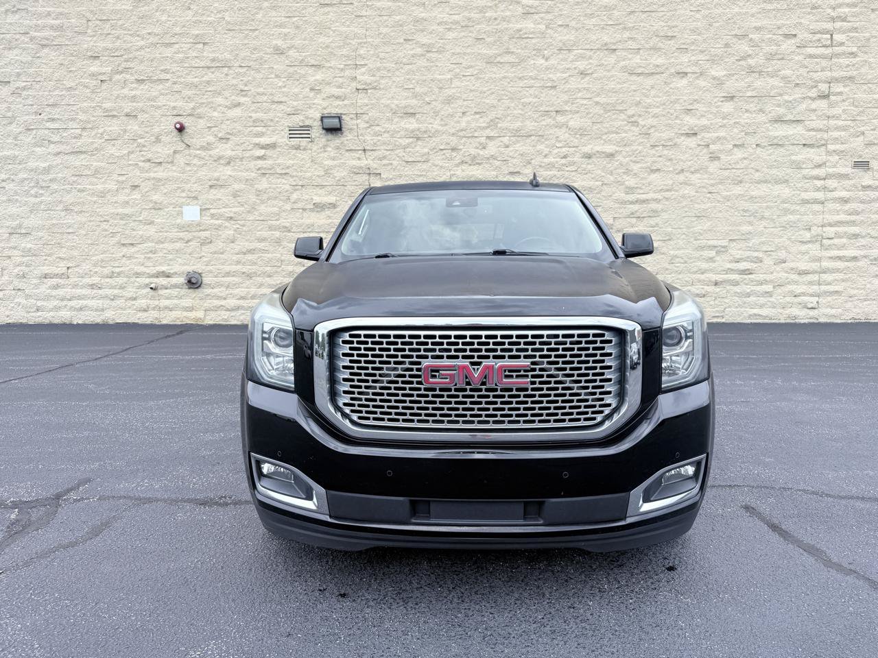 Used 2016 GMC Yukon XL Denali w/ Open Road Package AWD/4WD image 8
