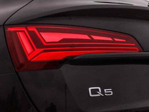 Used 2023 Audi Q5 2.0T Premium Plus w/ Premium Plus Package AWD/4WD image 12