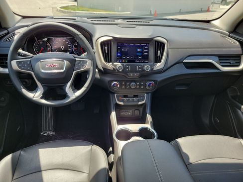 Used 2024 GMC Terrain Denali w/ Denali Premium Package AWD/4WD image 17