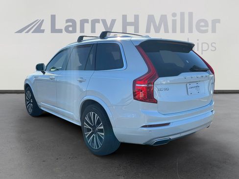 Used 2020 Volvo XC90 T6 Momentum image 3