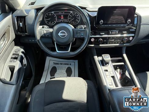 Used 2025 Nissan Pathfinder SV FWD image 12