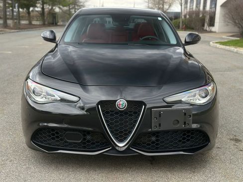 Used 2019 Alfa Romeo Giulia Ti Sport w/ Quick Order Package 22S Sport AWD/4WD image 3