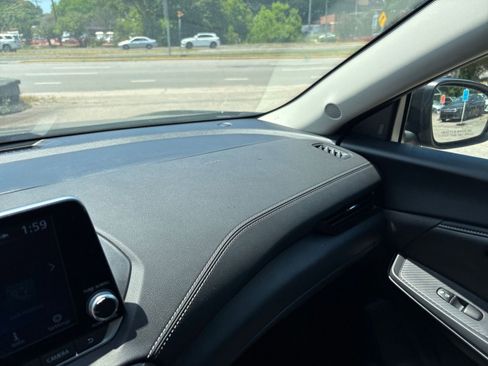 Used 2025 Nissan Sentra SV FWD image 31