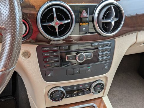 Used 2015 Mercedes-Benz GLK 350 2WD image 21