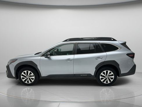 Used 2024 Subaru Outback Premium AWD/4WD image 7