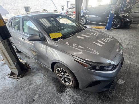 Used 2024 Kia Forte LXS FWD image 2