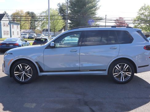 Used 2024 BMW X7 xDrive40i w/ Executive Package AWD/4WD image 9