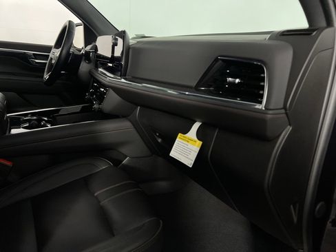 Used 2025 Chevrolet Tahoe RST image 34