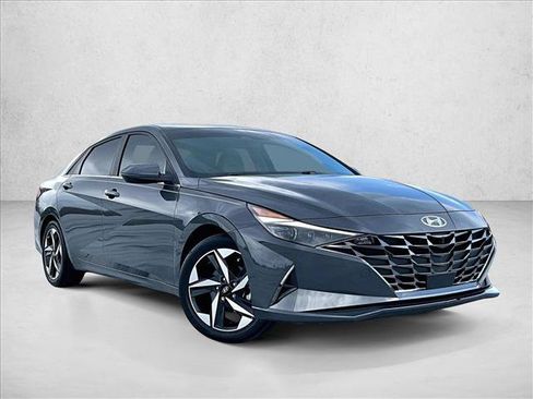 Used 2023 Hyundai Elantra Limited image 12