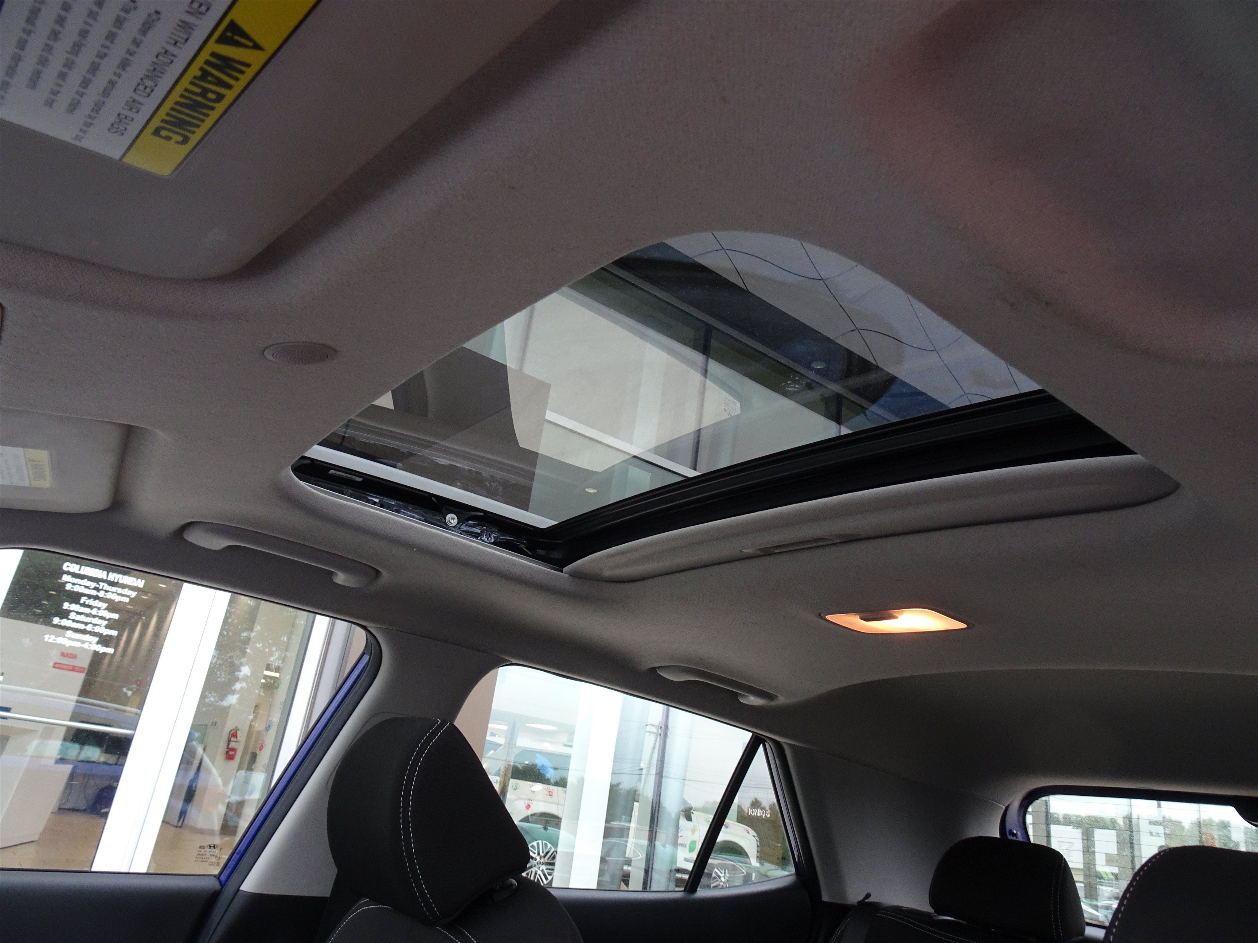Used 2022 Hyundai Venue SEL FWD image 10