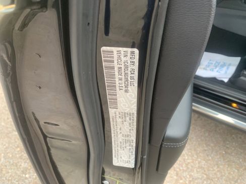 Used 2024 Dodge Durango SXT image 32