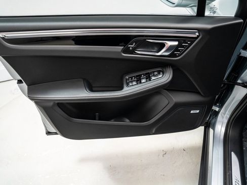 New 2026 Porsche Macan S image 23