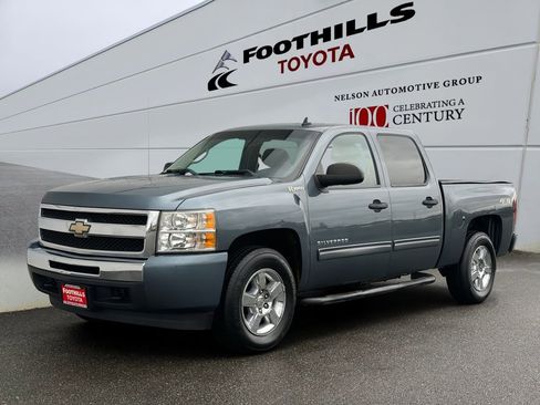 Used 2011 Chevrolet Silverado 1500 1HY image 3