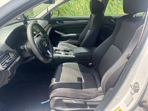 Used 2018 Honda Accord LX image 9