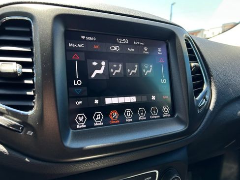 Used 2019 Jeep Compass Trailhawk AWD/4WD image 9