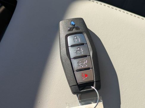 New 2026 Mitsubishi Outlander SE FWD image 34