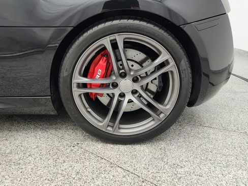Used 2011 Audi R8 V10 w/ Enhanced Leather Pkg AWD/4WD image 41
