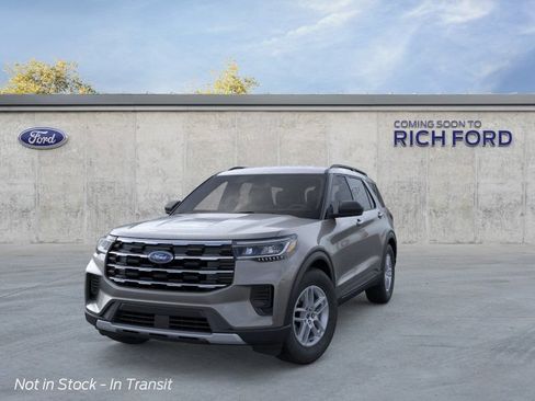 New 2026 Ford Explorer Active RWD image 2