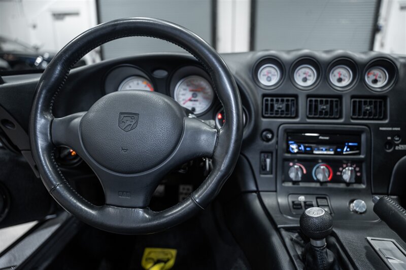 Used 2000 Dodge Viper GTS RWD image 44