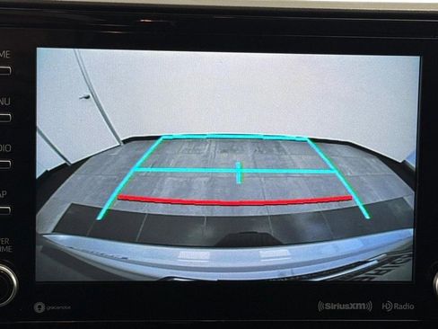 Used 2021 Toyota Highlander XLE image 17