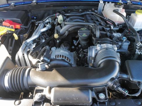 Used 2022 Jeep Gladiator Willys image 30