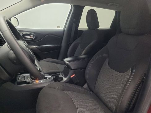 Used 2020 Jeep Cherokee Latitude FWD image 17
