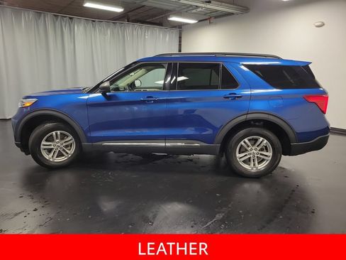 Used 2023 Ford Explorer XLT w/ Equipment Group 202A AWD/4WD image 5