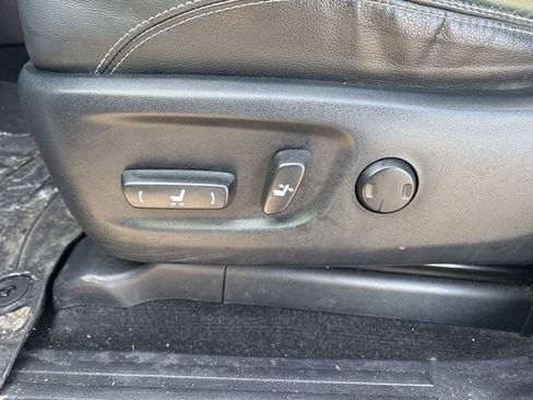 Used 2016 Toyota 4Runner Limited image 18