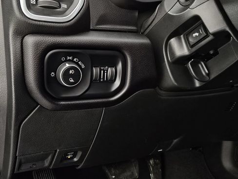 Used 2024 RAM 2500 Laramie w/ Night Edition AWD/4WD image 25