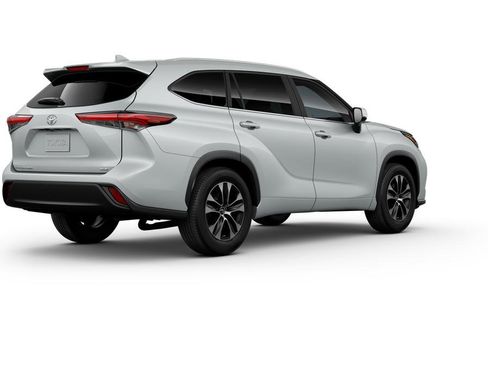 New 2025 Toyota Highlander XLE image 10