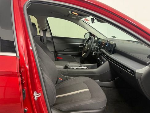Used 2025 Hyundai Sonata SEL FWD image 31