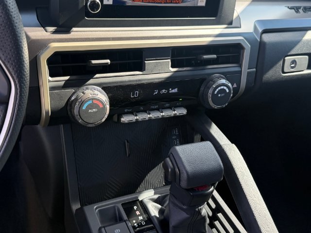 Used 2025 Toyota Tacoma TRD Sport AWD/4WD image 23