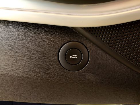 Used 2016 Chevrolet Camaro SS image 11