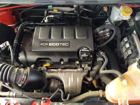 Used 2020 Chevrolet Sonic LT w/ Convenience Package image 30