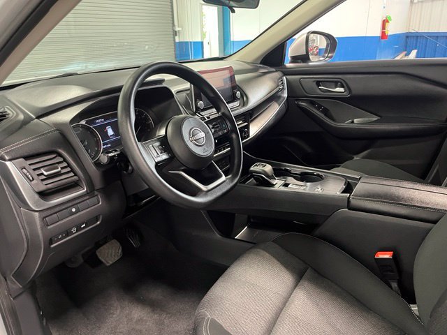 Used 2024 Nissan Rogue SV FWD image 23