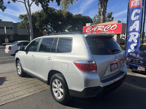 Used 2011 Toyota Highlander SE image 6