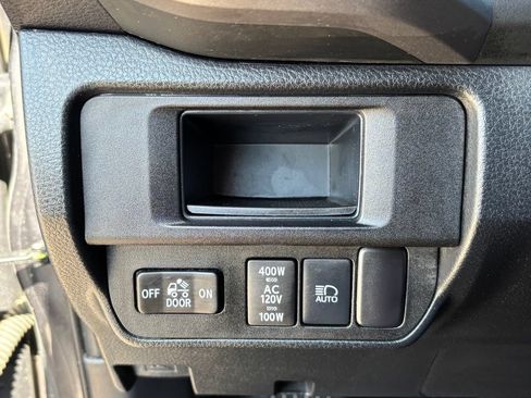 Used 2019 Toyota Tacoma TRD Off-Road AWD/4WD image 24