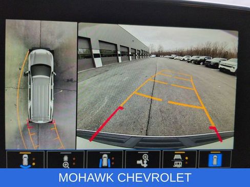 Used 2024 Chevrolet Suburban High Country AWD/4WD image 16