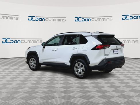 Used 2019 Toyota RAV4 LE FWD image 6