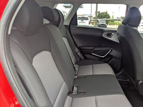 Used 2025 Kia Soul LX FWD image 24