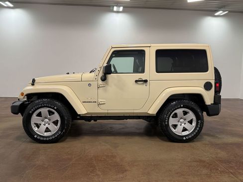 Used 2011 Jeep Wrangler Sahara w/ Connectivity Group AWD/4WD image 25