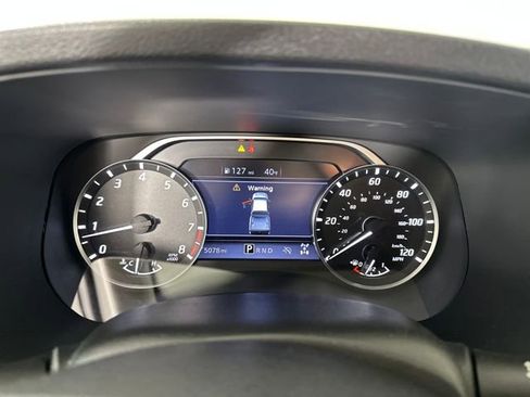 Used 2024 Nissan Frontier SV image 17
