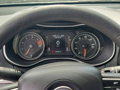 Used 2019 Jeep Cherokee Latitude w/ Popular Appearance Group FWD image 26