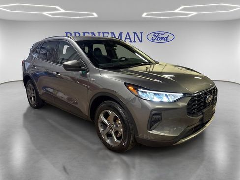 Used 2025 Ford Escape ST-Line image 3