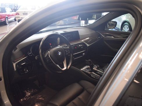 Used 2018 BMW 530i xDrive AWD/4WD image 39