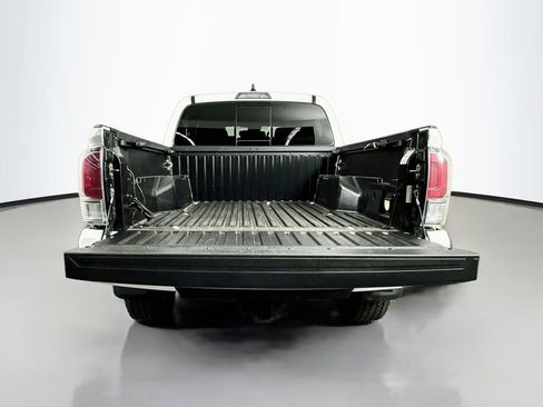 Used 2022 Toyota Tacoma TRD Sport w/ Black Out Package (TMS) AWD/4WD image 25