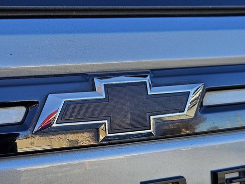 Used 2023 Chevrolet Suburban RST w/ Luxury Package image 14