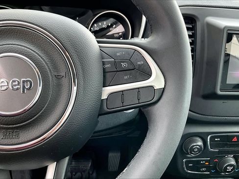 Used 2021 Jeep Compass Latitude image 25