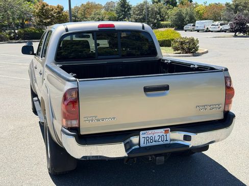 Used 2005 Toyota Tacoma PreRunner RWD image 9