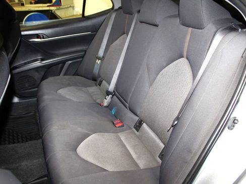 Used 2020 Toyota Camry LE image 22